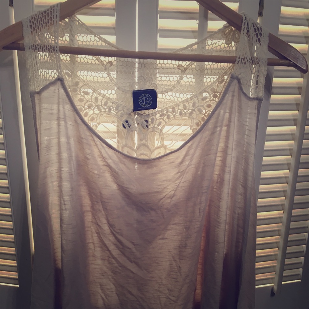 bobeau flowy top with back detail